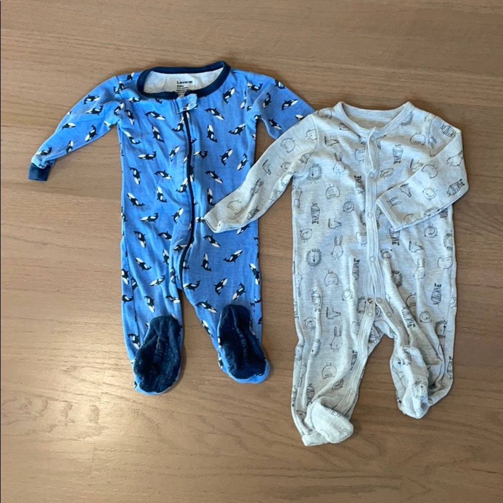 Sets of pajama footies